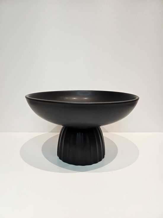 Melna vāze/bļoda uz kājas Boho stilā